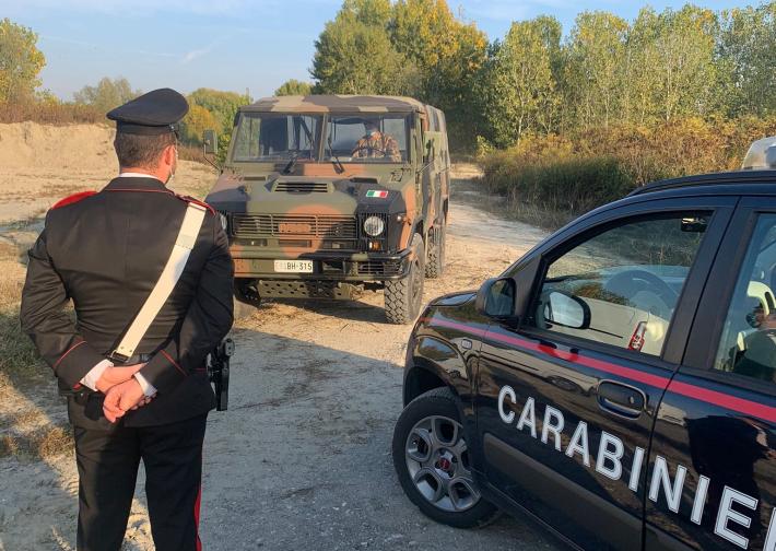 Trova una granata in soffitta, i carabinieri la fanno brillare