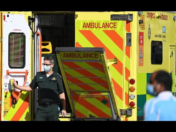 Covid: contagi Gb risalgono a oltre 40.000, morti a 186