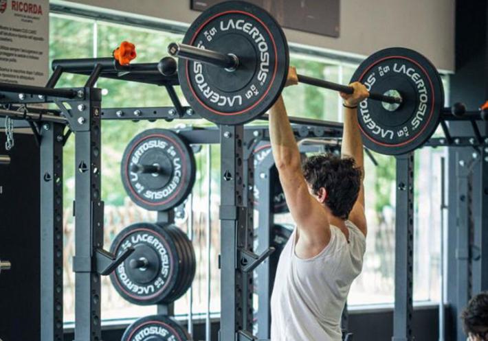 Star bene, si parte dalla scrivania.  Il Cus Parma entra in azienda