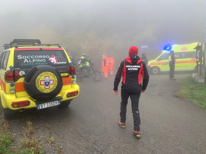 Cade in mountain bike nel bosco e si ferisce: soccorsi nella zona di Cozzano