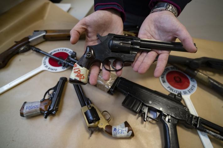 Parma, in un anno distrutte 600 armi