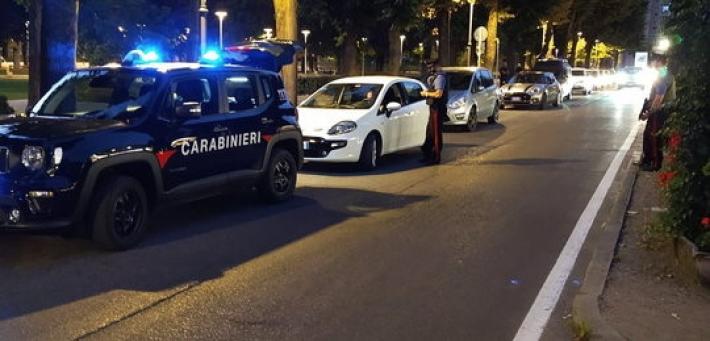 Di notte suonava i campanelli di via Milano: 50enne denunciato