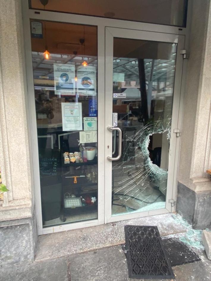 Furto con spaccata in Ghiaia: nel mirino il bar Botanic