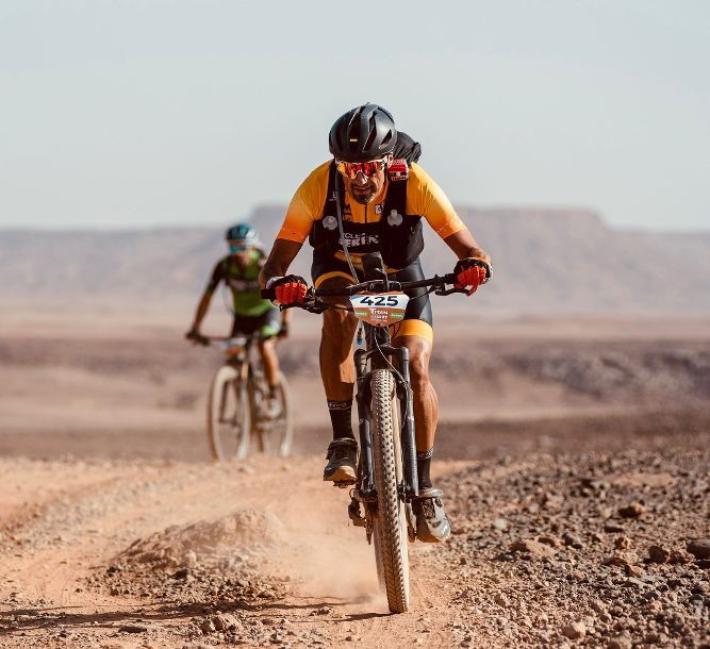 Nel Sahara con la mountain bike: la gara estrema di Rudi Coduri