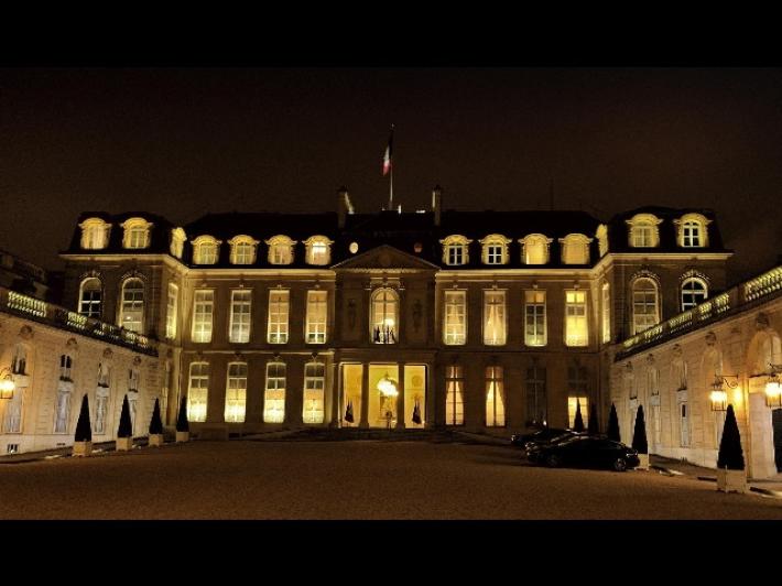 Choc all'Eliseo: soldatessa stuprata da un collega