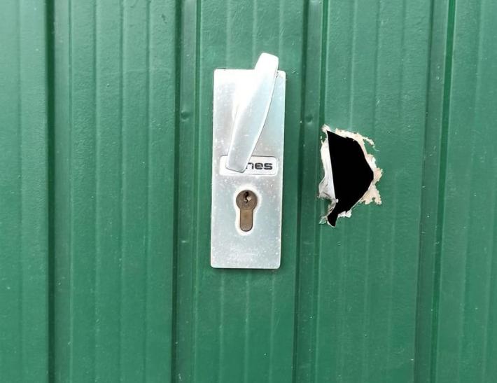 Ladri ancora in azione: presi di mira cinque garage