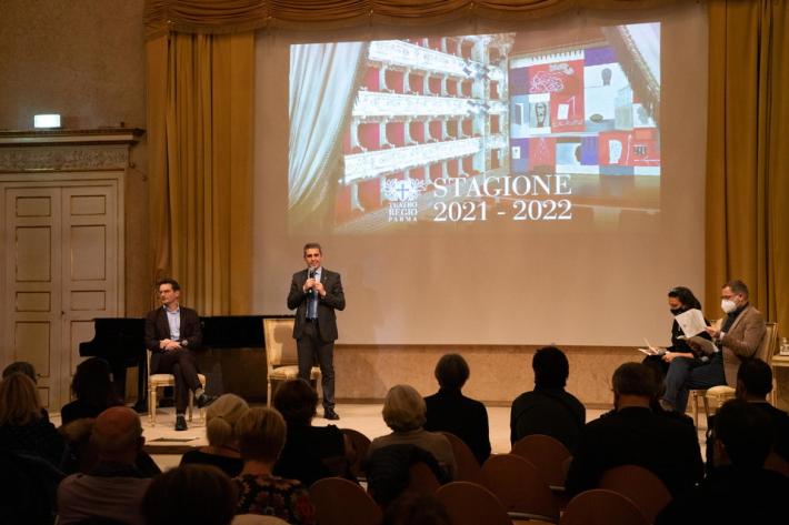 La stagione lirica anticipa. E parte con l'operetta