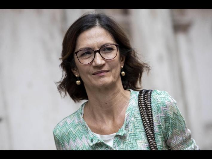 Gelmini: "Il Green pass resta di 12 mesi ma valutiamo l'andamento dei contagi"