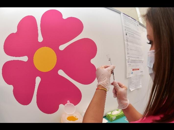 Speranza: "Oltre tre milioni hanno ricevuto la terza dose. Ma l'appello va a chi ancora non &egrave; vaccinato"