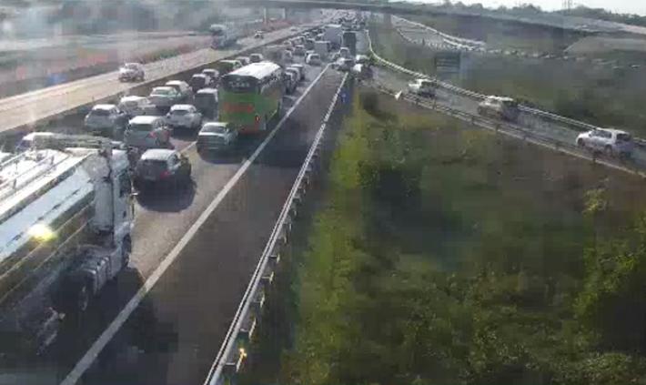A1, Tir in avaria, code per due km tra Fidenza e Parma
