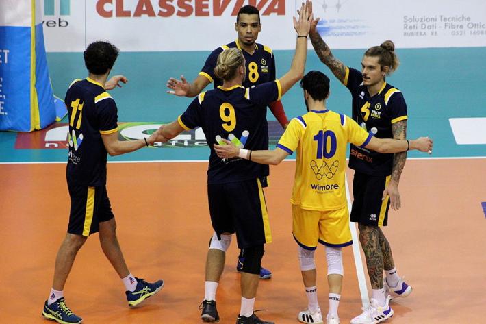 La Wimore cala la "manita" e aggancia la piazza d'onore