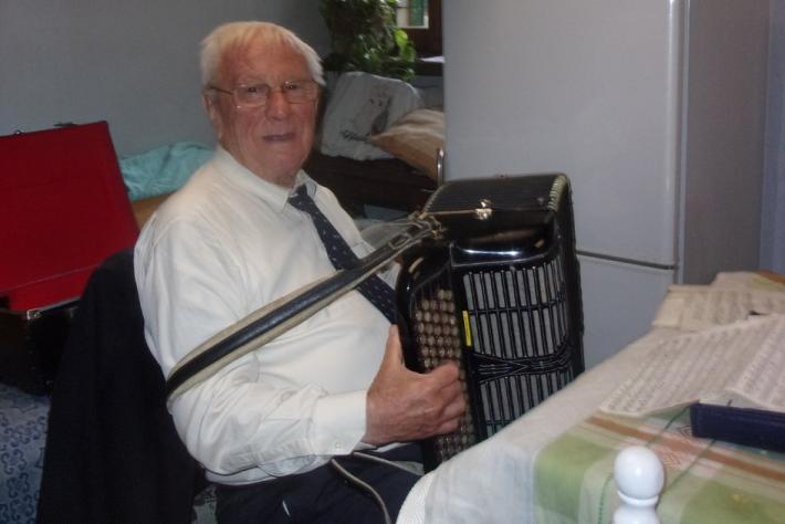 Autista, musicista, grande amico di tutti: &egrave; morto Gianni Becchetti