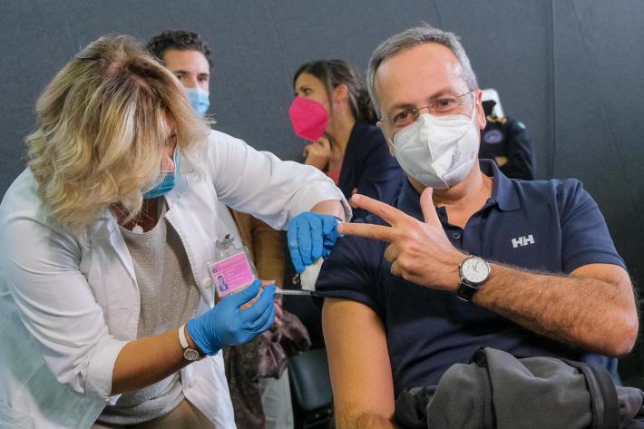 Guida alla terza dose: tutto quello che c'&egrave; da sapere: domande e risposte