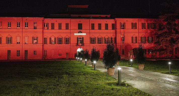 Basta agli abusi sulle donne: il comando provinciale dei carabinieri si colora di arancione
