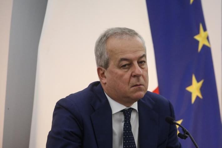 Variante Omicron, Locatelli: "Pi&ugrave; contagiosa ma a ora non pi&ugrave; pericolosa". L'Oms: "Rischio di diffusione elevata"