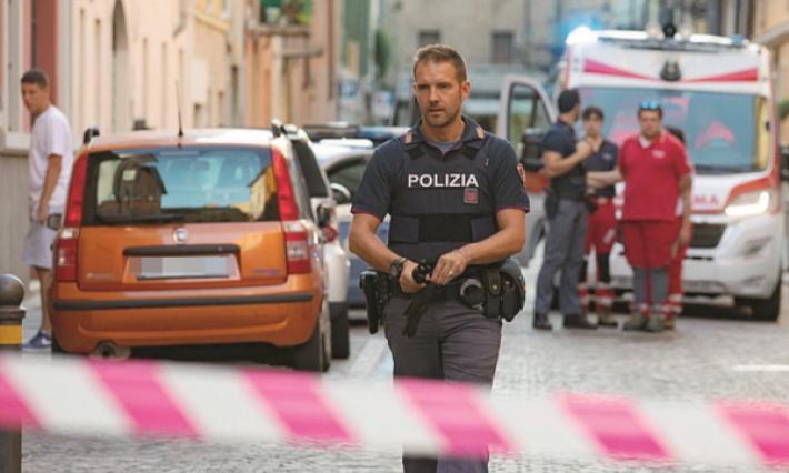 Borgo Guazzo, donna cade dal terzo piano: &egrave; gravissima