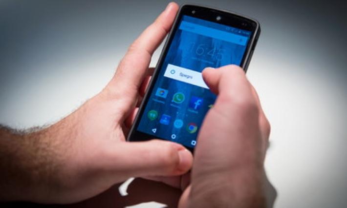 L'assegno sbarca sullo smartphone