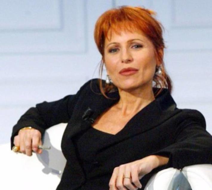 Gruber: "Io a casa da due settimane: ho preso Omicron a una cena e sono ancora positiva" 