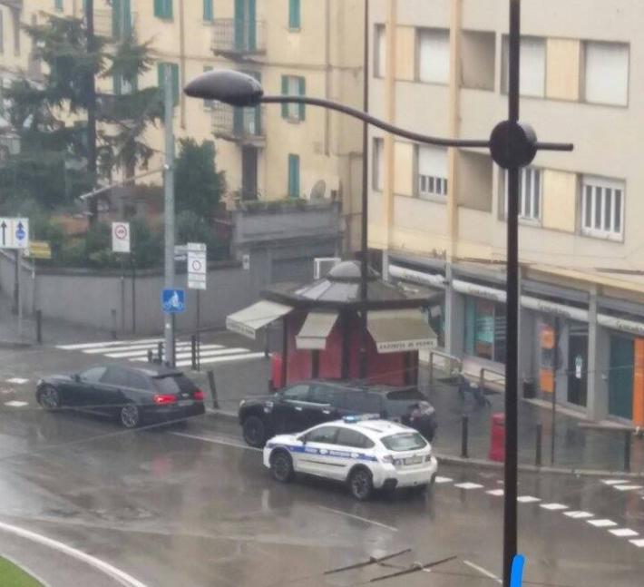 Blocco del traffico: vigili a barriera Repubblica