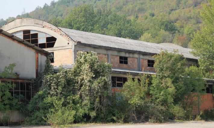 Tetti in eternit nell'ex fornace di Felegara: la paura dei cittadini