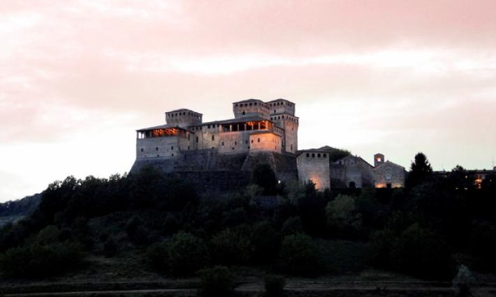 Castello a &laquo;mezzo servizio&raquo;, l'ira dei negozianti