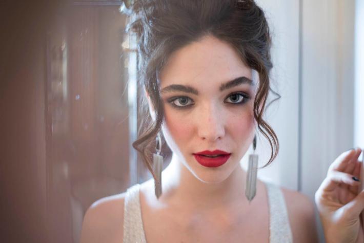 Torre della Garisenda, Matilda De Angelis testimonial della raccolta fondi