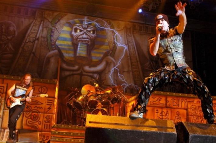 Maltempo stoppa lo show degli Iron Maiden a Bologna, area evacuata 