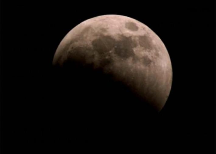 Da polvere lunare risorse e energia per esplorare lo spazio