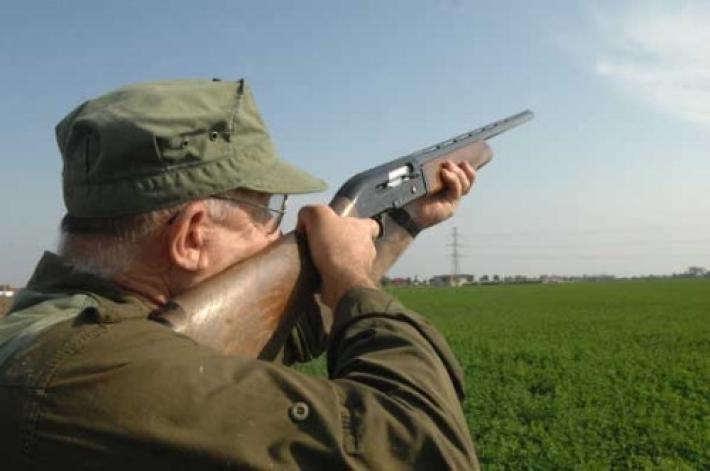 Caccia: cade sul fucile e si spara, muore 78enne bresciano