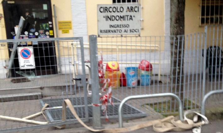 Un altro assalto al circolo Indomita