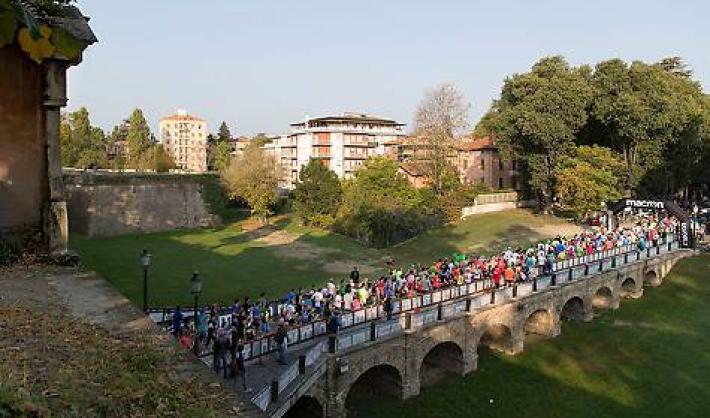 Coda tragica alla  Parma Marathon: &egrave; morto un runner, stroncato da un malore