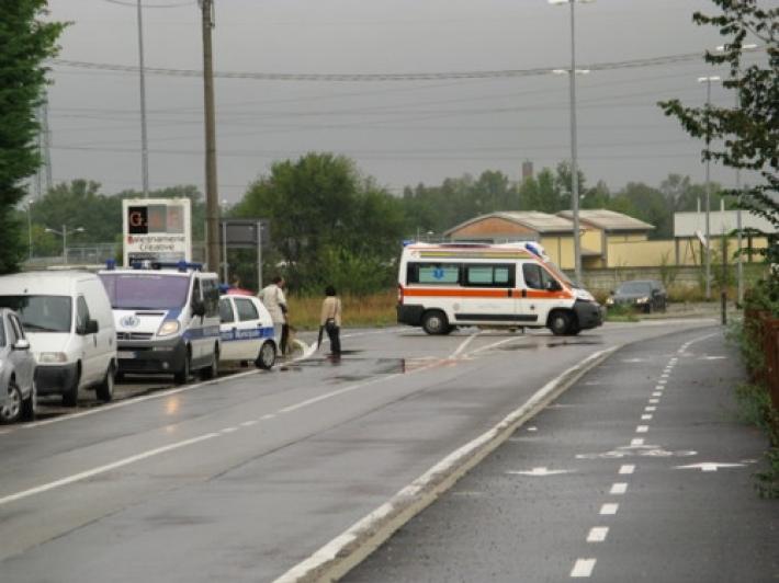 Strada Argini, scontro tra due auto: un ferito al Maggiore