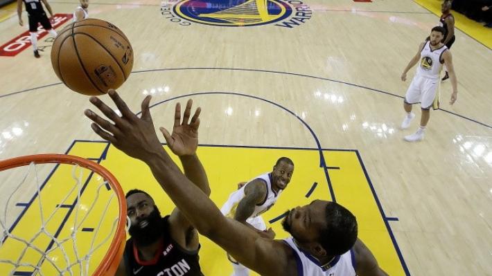 NBA, gara 1 &egrave; di Golden State