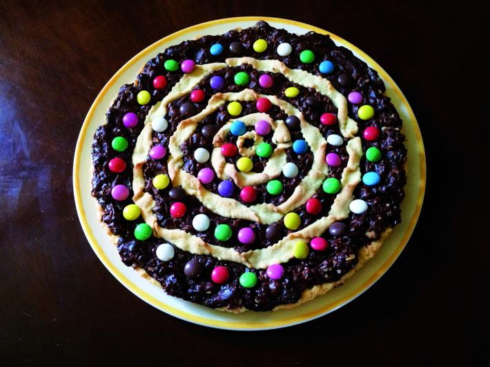 Torta arlecchino: allegria da fare a fette