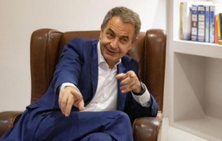 Zapatero: &laquo;I partiti che hanno radici alla fine riescono a superare le crisi&raquo;