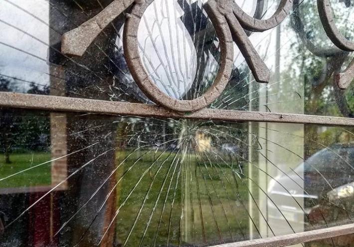 Vandali di nuovo in azione al circolo di Fornio