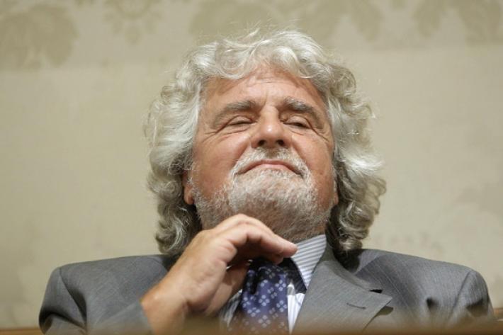 Beppe Grillo dal vaffaday alla convention terrapiattista