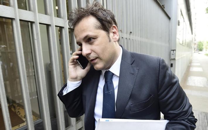 Caso Siri: nessuno vuole alzare bandiera bianca