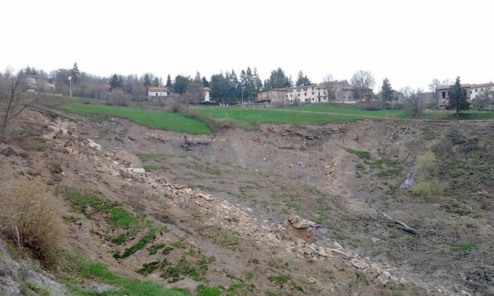 Frana di Capriglio, l'ira del sindaco Bodria: &laquo;I lavori subito o evacuo il paese&raquo;