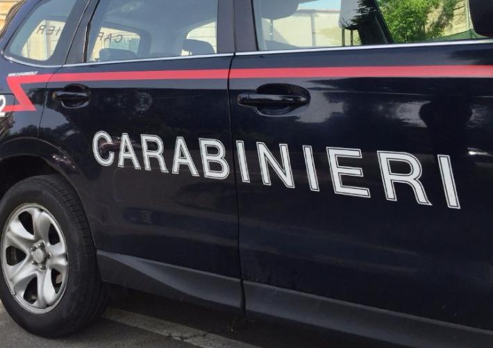 Circondano turisti e li rapinano a Riccione: arrestati cinque giovani arrivati da Reggio, uno &egrave; minorenne