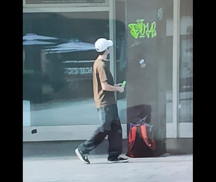 Imbrattatore fermato e denunciato