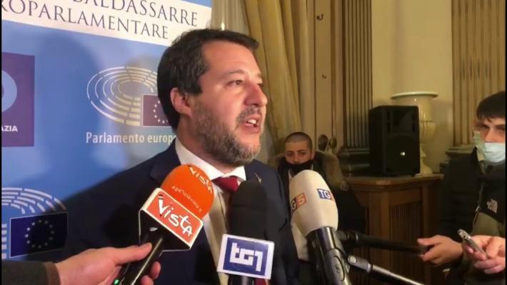 Salvini: "Far&ograve; di tutto contro la pratica dell&rsquo;utero in affitto"