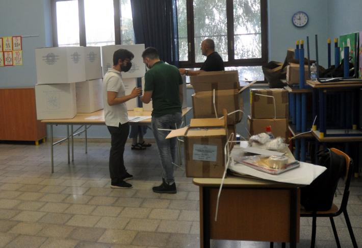 Palermo, Genova, L'Aquila al centrodestra, centrosinistra a Padova e Taranto