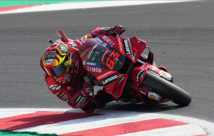 Martin in pole in Malesia, Bagnaia cade ed &egrave; nono in griglia