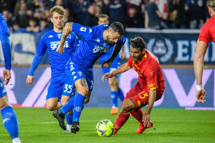 L'Empoli batte il Lecce 1-0, decide un rigore di Caputo