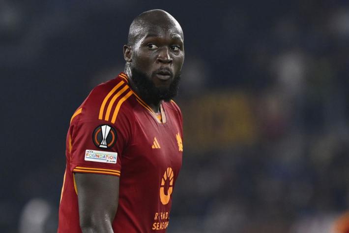 Serie A, Cagliari-Roma 1-4: doppietta di Lukaku, infortunio per Dybala