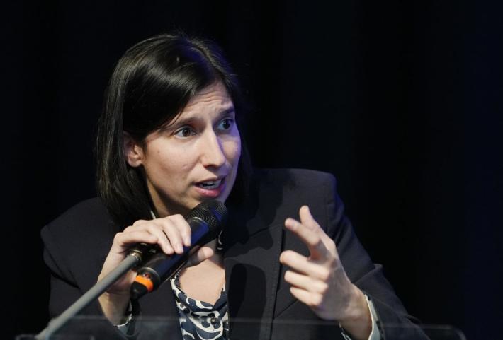 Salario minimo, alla Camera passa il nuovo testo.Schlein "Giorno triste"