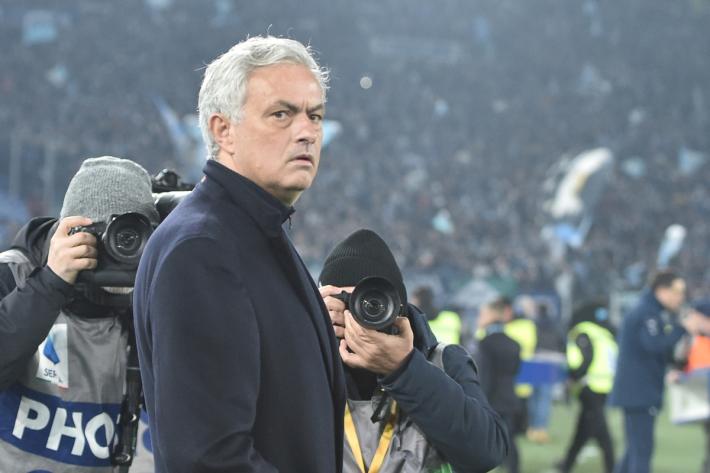 La Roma esonera Mourinho "Serve un cambiamento immediato"