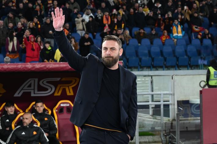 De Rossi "Dybala talento, in campo faccia ci&ograve; che vuole"
