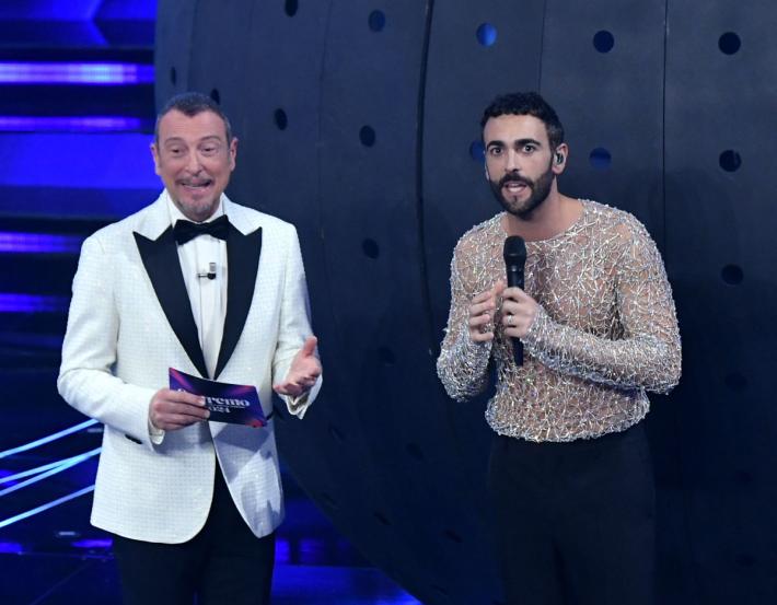 Sanremo al via con Amadeus e Mengoni. Sorpresa Ibra, Bert&egrave; prima
